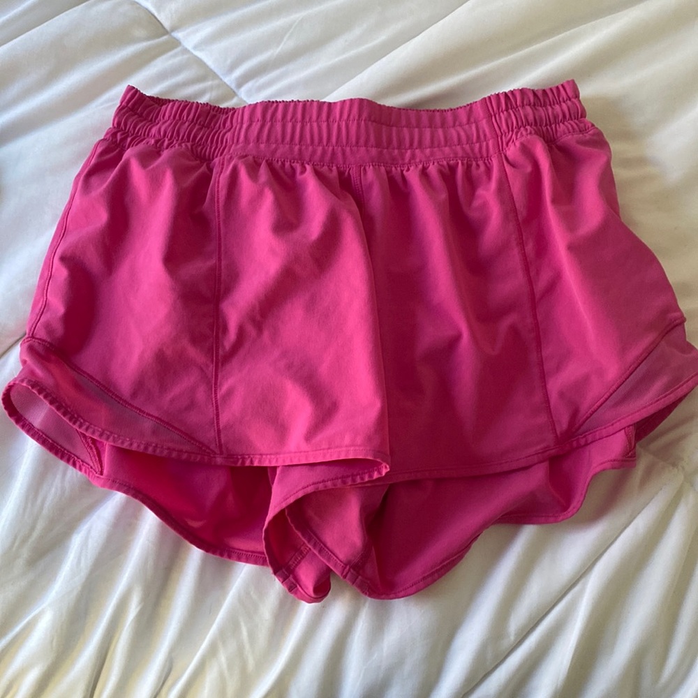 LULULEMON SONIC PINK HOTTY HOT SHORTS